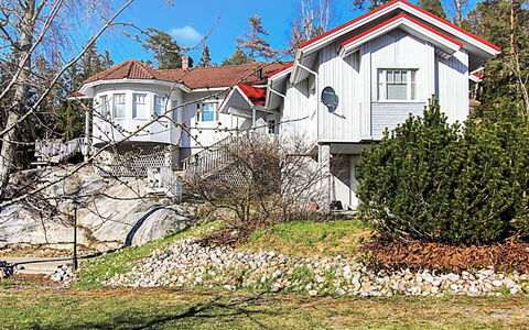 Vikdal: Piscine, Recours, Mobilier De Jardin, Conception, Ombre, Aménagement Paysager, Hôtel, Caractéristique De L'Eau, Eco Hôtel