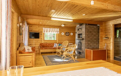 Utras: Meubles, Design Intérieur, Sol, Sol, Table, Plafond, Table Cuisine Et Salle A Manger, Éclairage, Chaise, Domicile