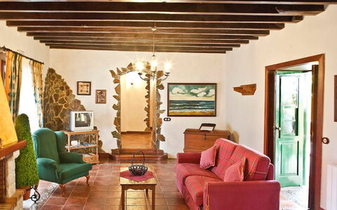 La Orotava 150: Salon, Pièce, Plafond, Propriété, Design Intérieur, Meubles, Bâtiment, Maison, Domicile, Sol