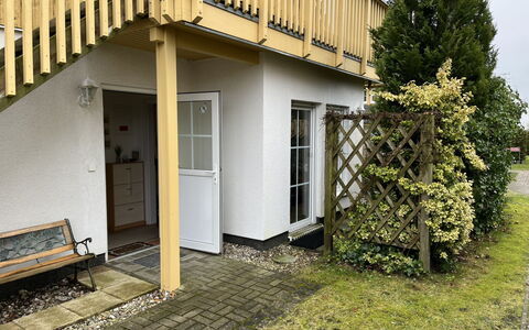 Henneberg: Plante, Bâtiment, Porte, Lot Terre, Bois, Herbe, Chalet, Fenêtre, Arbre, Paysage