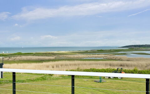 Ewelina - 150M from the Sea: Toit, Maison, Domicile, Chalet, Siding, Biens, Allée, Batiments Jardin, Cour, Cabanon