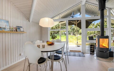 Ubbe - 800M from the Sea: Design Intérieur, Sol, Meubles, Plafond, Bois, Sol, Luminaire, Salon, Chaise, Table Cuisine Et Salle A Manger