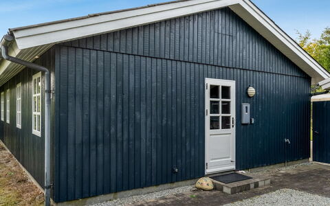 Niyazi - 770M from the Sea: Bois, Porte, Siding, Toit, Domicile, Composite, Chalet, Dur, Planche, Cabanon