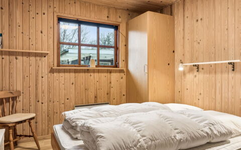 Niyazi - 770M from the Sea: Bois, Chambre, Lit, Design Intérieur, Sol, Sol, Meubles, Plafond, Pièce, Drap De Lit