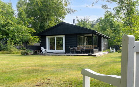 Josef - 1.4Km from the Sea: Herbe, Prairie, Paysage, Écorégion, Plaine, Communauté Des Plantes, Lot Terre, Mobilier De Jardin, Prairie, Formations Arbustives