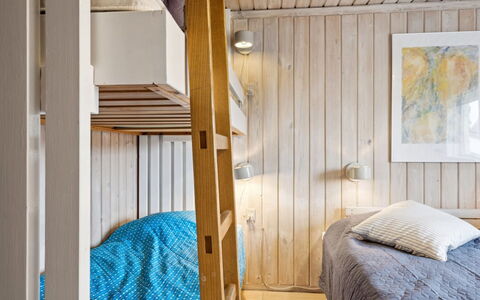 Eljene - 700M from the Sea: Lit, Chambre, Design Intérieur, Drap De Lit, Mur, Literie, Bois, Sol, Sol, Plafond