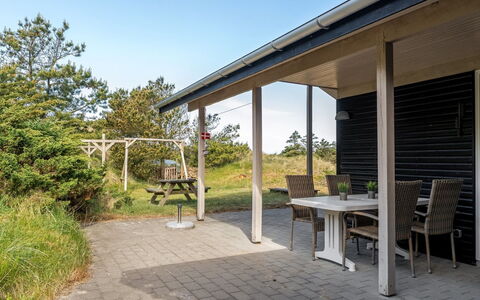 Selenia - 1Km from the Sea: Maison, Domicile, Porte, Toit, Chalet, Biens, Jardin, Ombre, Siding, Cour