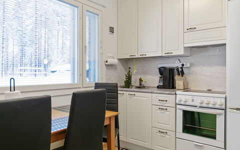 Ylä-Luosta: Arbre, Banque, Maison, Chalet, Lac, Étang, Forêt, Cabane En Rondins