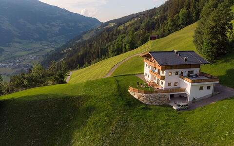 Hocheben: Paysage, Maison, Domicile, Zone Rurale, Station De Montagne, Chalet, Pente, Village, Chaîne De Montagnes, Vallée