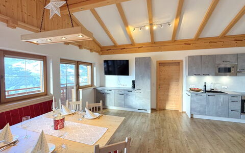 Hocheben: Bois, Design Intérieur, Plafond, Pièce, Dur, Tache De Bois, Parquet, Table Cuisine Et Salle A Manger, Planche, Luminaire
