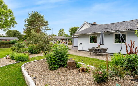 Elara - 300M from the Sea: 