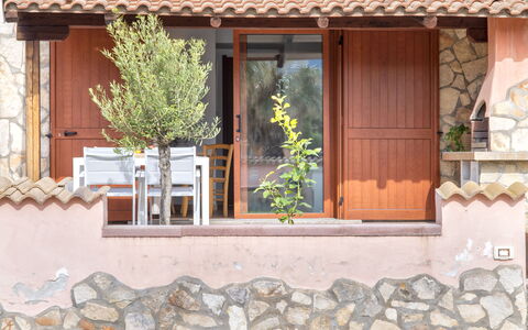 Momo: Ciel, Plante, Bâtiment, Arbre, Ombre, Immobilier, Paysage, Façade, Nuage, Appartement