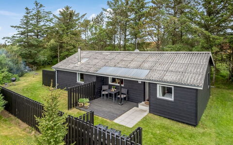 Jukka - 2Km from the Sea: Plafond, Sol, Design Intérieur, Sol, Composite, Meubles, Recours, Hôtel, Conception, Daylighting
