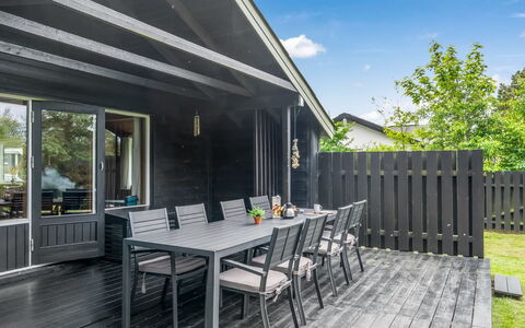 Jukka - 2Km from the Sea: Plafond, Sol, Design Intérieur, Sol, Composite, Meubles, Recours, Hôtel, Conception, Daylighting