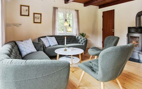 Hila: Meubles, Design Intérieur, Sol, Sol, Bois, Salon, Canapé, Parquet, Table, Domicile