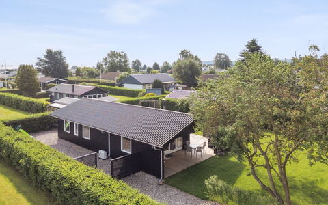 Volmer - 700M from the Sea: Plafond, Sol, Design Intérieur, Sol, Composite, Meubles, Recours, Hôtel, Conception, Daylighting
