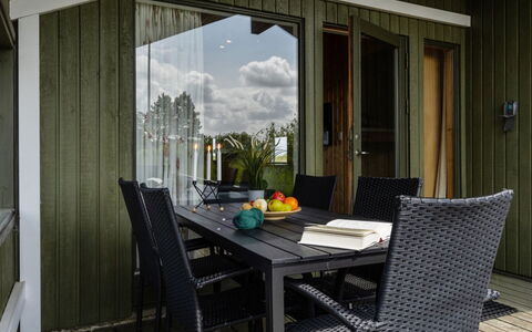 Hunlef - 1.7Km from the Sea: Meubles, Design Intérieur, Chaise, Sol, Table, Recours, Sol, Plafond, Pièce, Eco Hôtel
