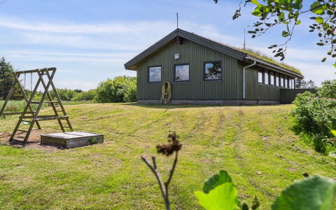 Hunlef - 1.7Km from the Sea: Meubles, Design Intérieur, Chaise, Sol, Table, Recours, Sol, Plafond, Pièce, Eco Hôtel