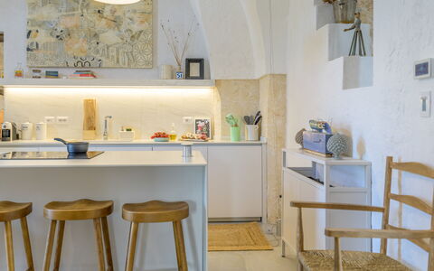 Lamia del Grano: Table, Meubles, Bleu Azur, Bois, Design Intérieur, Rayonnage, Cuisine, Bureau, Comptoir, Chaise