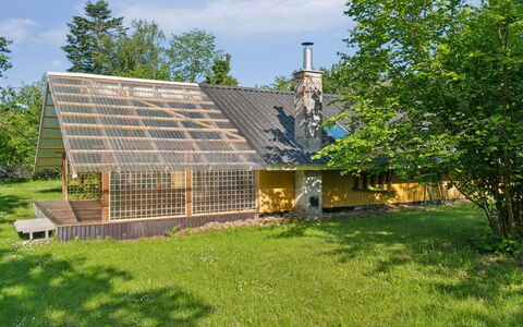 Lennart - 4Km from the Sea: Bleu, Arbuste, Chalet, Couverture De Sol, Jardin, Biens, Ombre, Aménagement Paysager, Ferme, Eco Hôtel