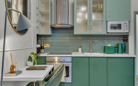 London West End 306: Design Intérieur, Appareil De Cuisine, Cuisine, Sol, Meubles, Principaux Appliance, Comptoir, Cabinetry, Luminaire, Sol