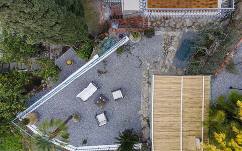 Riana: L'Eau, Ciel, Propriété, Bâtiment, Plante, Bleu, Bleu Azur, Piscine, La Nature, Arbre