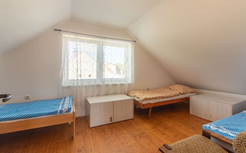 Smrž: Bois, Sol, Sol, Chambre, Plafond, Design Intérieur, Domicile, Lit, Pièce, Parquet