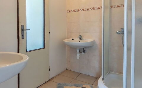Smrž: Sol, Sol, Luminaire Plomberie, Design Intérieur, Plafond, Salle De Bains, Pièce, Plomberie, Toilette, Lavabo