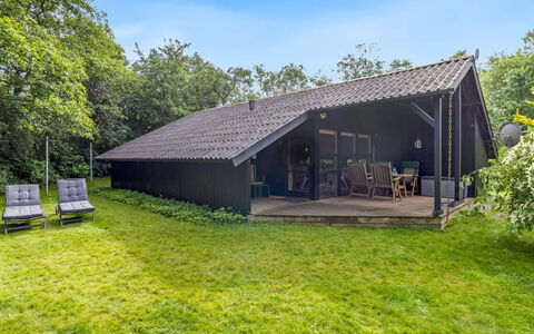Amela - 30Km from the Sea: Toit, Maison, Domicile, Chalet, Porte, Siding, Plate-Forme, Porche, Planche, Dur