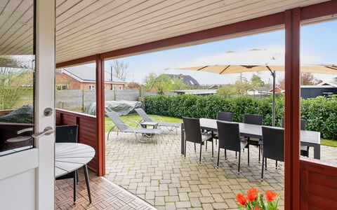 Safina - 100M from the Sea: Meubles, Design Intérieur, Sol, Sol, Plafond, Pièce, Chaise, Table, Appartement, Table Cuisine Et Salle A Manger