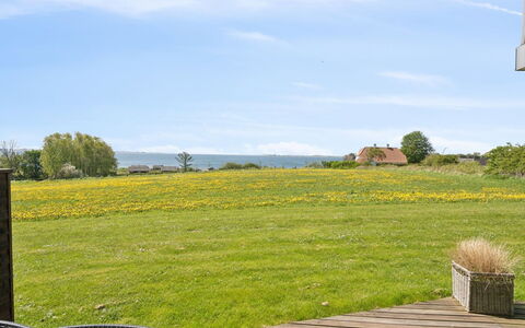 Halvor - 275M from the Sea: Toit, Maison, Domicile, Chalet, Porte, Siding, Plate-Forme, Porche, Planche, Dur