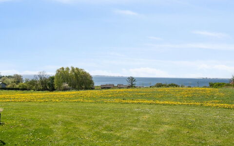 Halvor - 275M from the Sea: Toit, Maison, Domicile, Chalet, Porte, Siding, Plate-Forme, Porche, Planche, Dur