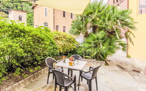 Elian: Mobilier De Jardin, Tableau De Plein Air, Appartement, Chaise, Cour, Ombre, Hacienda, Balcon, Patio, Cour