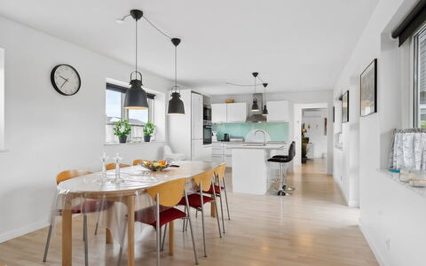 Edo - 575M from the Sea: Meubles, Design Intérieur, Sol, Sol, Plafond, Pièce, Chaise, Table, Appartement, Table Cuisine Et Salle A Manger