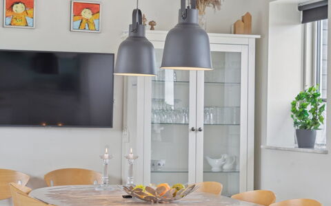 Edo - 575M from the Sea: Meubles, Design Intérieur, Sol, Sol, Plafond, Pièce, Chaise, Table, Appartement, Table Cuisine Et Salle A Manger