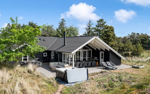 Jeldrik - 1.5Km from the Sea: Maison, Toit, Domicile, Chalet, Cabanon, Batiments Jardin, Siding, Cour, Cabane En Rondins, Cabane