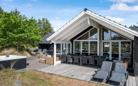 Jeldrik - 1.5Km from the Sea: Maison, Toit, Domicile, Chalet, Cabanon, Batiments Jardin, Siding, Cour, Cabane En Rondins, Cabane
