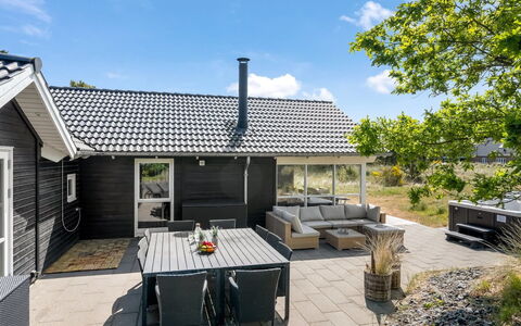Jeldrik - 1.5Km from the Sea: Maison, Toit, Domicile, Chalet, Cabanon, Batiments Jardin, Siding, Cour, Cabane En Rondins, Cabane