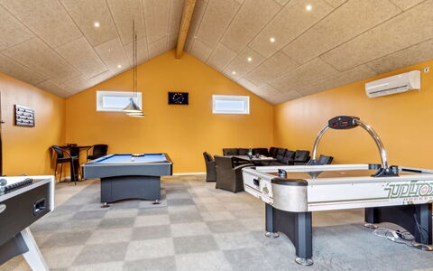 Fidelia - 400M from the Sea: Plafond, Sol, Design Intérieur, Sol, Composite, Meubles, Recours, Hôtel, Conception, Daylighting