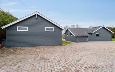 Fidelia - 400M from the Sea