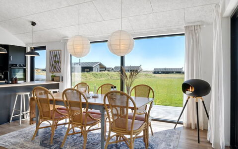 Cresta - 1.4Km from the Sea: Plafond, Sol, Design Intérieur, Sol, Composite, Meubles, Recours, Hôtel, Conception, Daylighting
