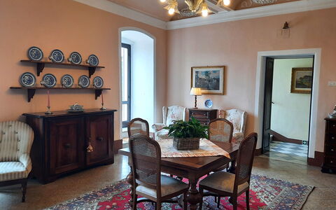 Villa Delle Palme: Meubles, Table, Cadre, Bois, Éclairage, Design Intérieur, Chaise, Sol, Salon, Cabinetry