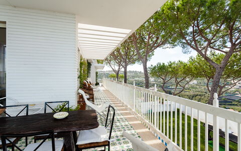Villa Il Sole Di Sorrento: Propriété, Bâtiment, Plante, Table, Ombre, Bois, Porche, Mobilier De Jardin, Arbre, Pot De Fleur