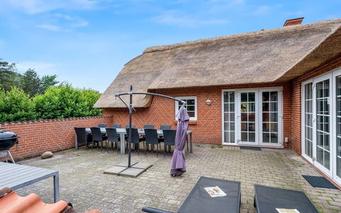 Rajka - 800M from the Sea: Bois, Toit, Architecture, Domicile, Maison, Chalet, Siding, Dur, Pente, Biens