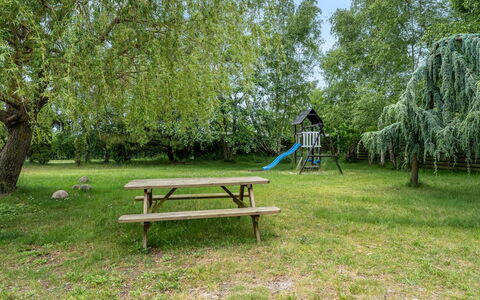 Rajka - 800M from the Sea: Bois, Toit, Architecture, Domicile, Maison, Chalet, Siding, Dur, Pente, Biens