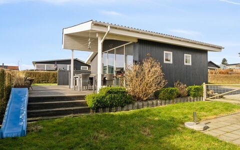 Gyrid - 150M from the Sea: Bois, Domicile, Porche, Plate-Forme, Dur, Toit, Tache De Bois, Parquet, Eco Hôtel