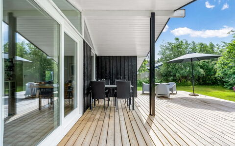 Krum - 250M from the Sea: Bois, Toit, Architecture, Domicile, Maison, Chalet, Siding, Dur, Pente, Biens