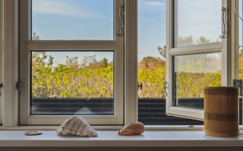 Baarde - 60M from the Sea: Toit, Domicile, Porte, Chalet, Ombre, Siding, Cour, Biens, Arrière-Cour