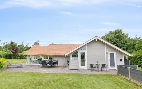 Chrisse - 250M from the Sea: Meubles, Design Intérieur, Sol, Sol, Plafond, Pièce, Chaise, Table, Appartement, Table Cuisine Et Salle A Manger