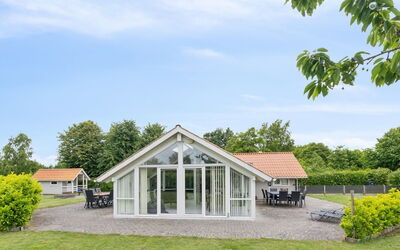 Chrisse - 250M from the Sea